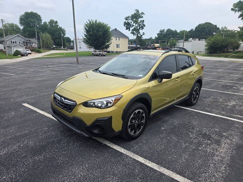 Used 2021 Subaru Crosstrek 2.0i AWD/4WD image 3