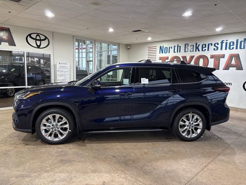 New 2026 Toyota Highlander Limited image 7