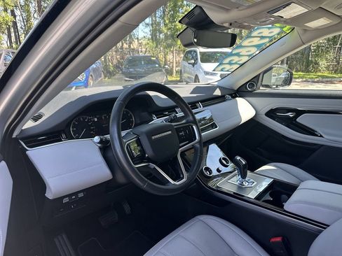 Used 2023 Land Rover Range Rover Evoque SE AWD/4WD image 10