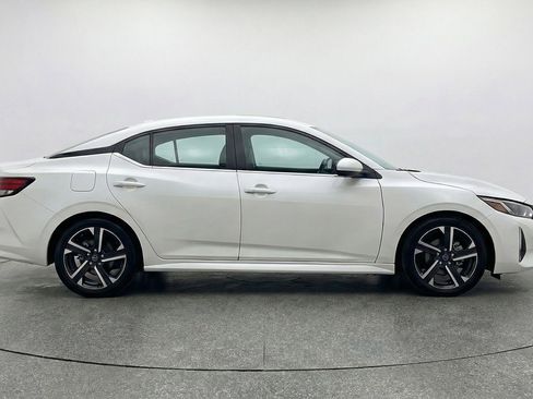 Used 2025 Nissan Sentra SV image 11