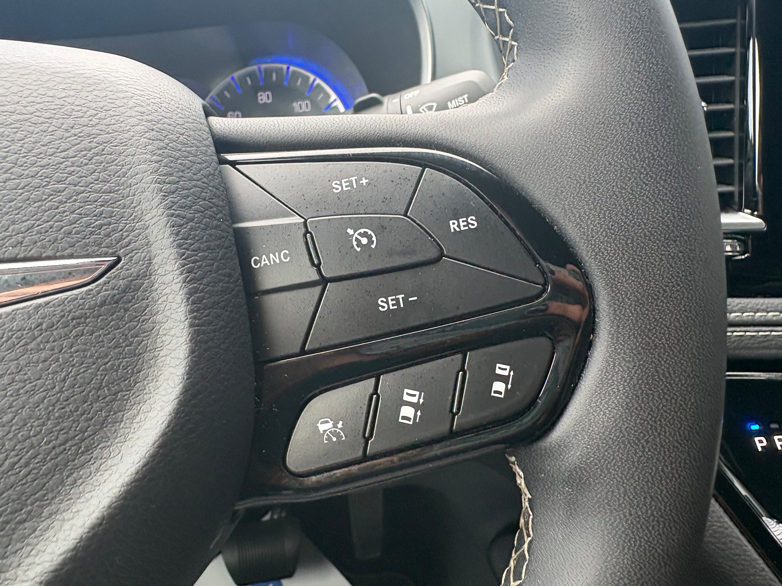 Certified 2025 Chrysler Pacifica Limited FWD image 20