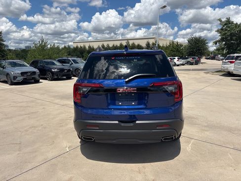 Used 2023 GMC Acadia SLT w/ Elevation Edition FWD image 6