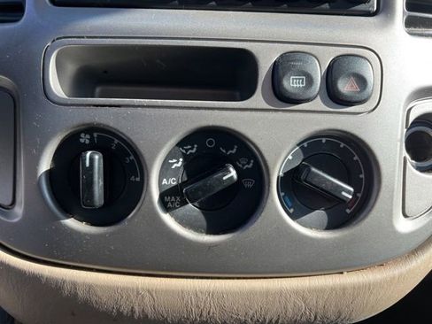 Used 2004 Ford Escape Limited image 19