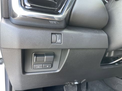 New 2025 GMC Canyon Elevation w/ Convenience Package image 24