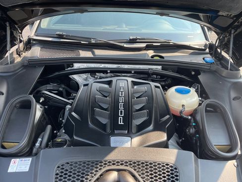 Used 2017 Porsche Macan S AWD/4WD image 10
