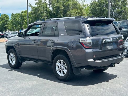 Used 2022 Toyota 4Runner SR5 Premium w/ Moonroof Package AWD/4WD image 6