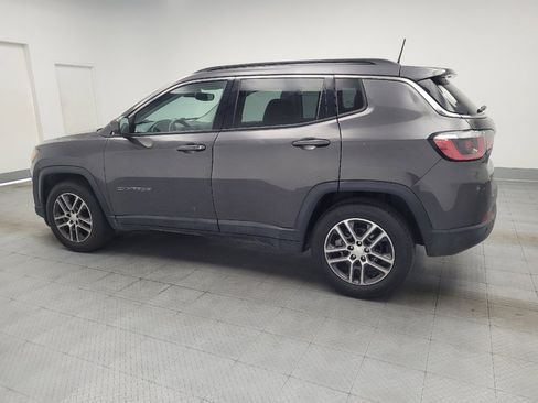 Used 2017 Jeep Compass Latitude w/ Safe & Security Group FWD image 3