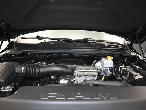 Used 2024 RAM 1500 Laramie AWD/4WD image 28