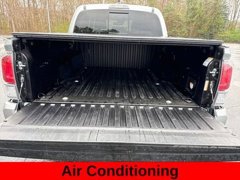 Used 2023 Toyota Tacoma TRD Sport image 18