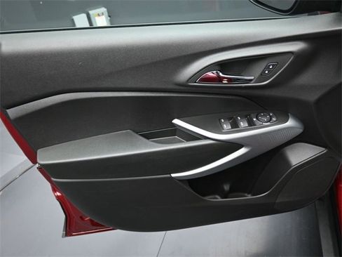 Used 2025 Chevrolet Trax LS image 19