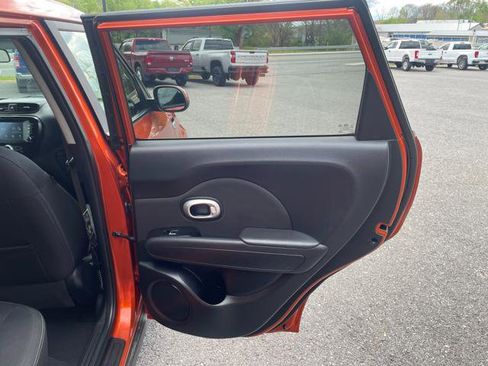 Used 2018 Kia Soul + FWD image 27