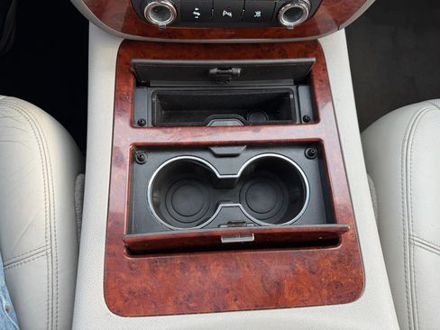 Used 2011 Chevrolet Avalanche LTZ image 59