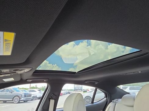 Used 2023 Genesis G70 2.0T w/ Sport Prestige Package RWD image 20