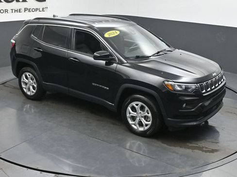 Used 2024 Jeep Compass Latitude AWD/4WD image 52