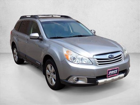 Used 2011 Subaru Outback 2.5i Limited AWD/4WD image 9