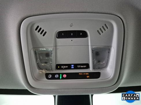 Used 2018 Chevrolet Traverse RS image 21