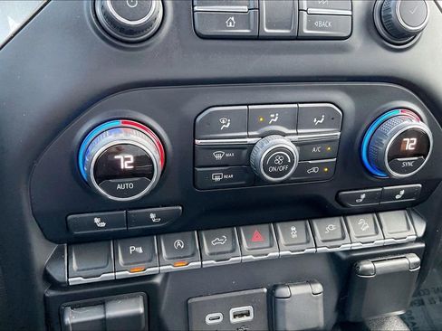 Used 2019 Chevrolet Silverado 1500 LT Trail Boss AWD/4WD image 31