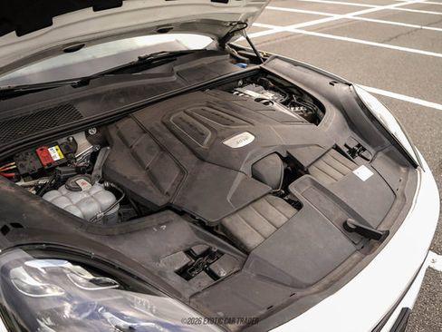 Used 2020 Porsche Cayenne AWD/4WD image 18