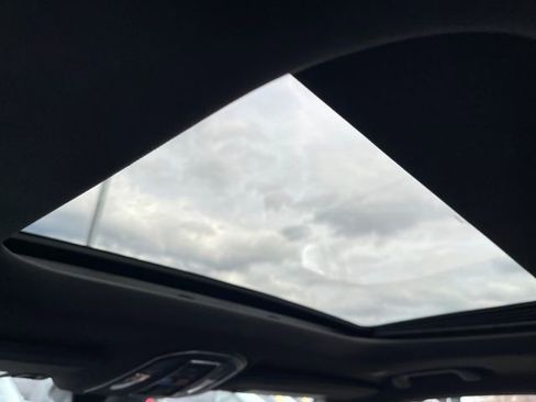 New 2025 Jeep Grand Cherokee L Altitude image 2