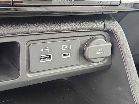 Certified 2023 Honda Pilot Touring image 24