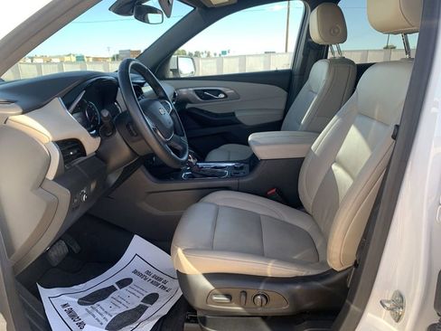 Certified 2023 Chevrolet Traverse LT FWD image 17