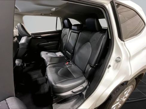 Used 2022 Toyota Highlander Limited AWD/4WD image 28