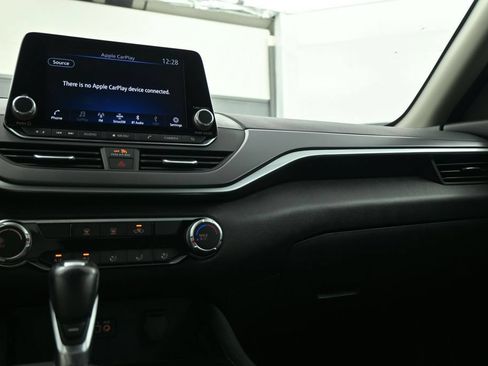 Certified 2025 Nissan Altima 2.5 SR FWD image 17