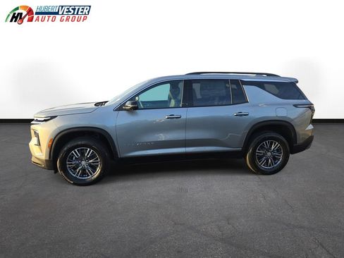 New 2026 Chevrolet Traverse LT image 1