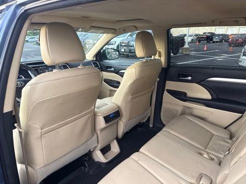 Used 2016 Toyota Highlander XLE w/ Protection Package #3 AWD/4WD image 23