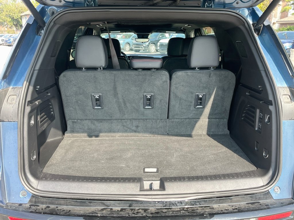 Used 2024 Chevrolet Traverse RS w/ LPO, Floor Liner Package AWD/4WD image 28