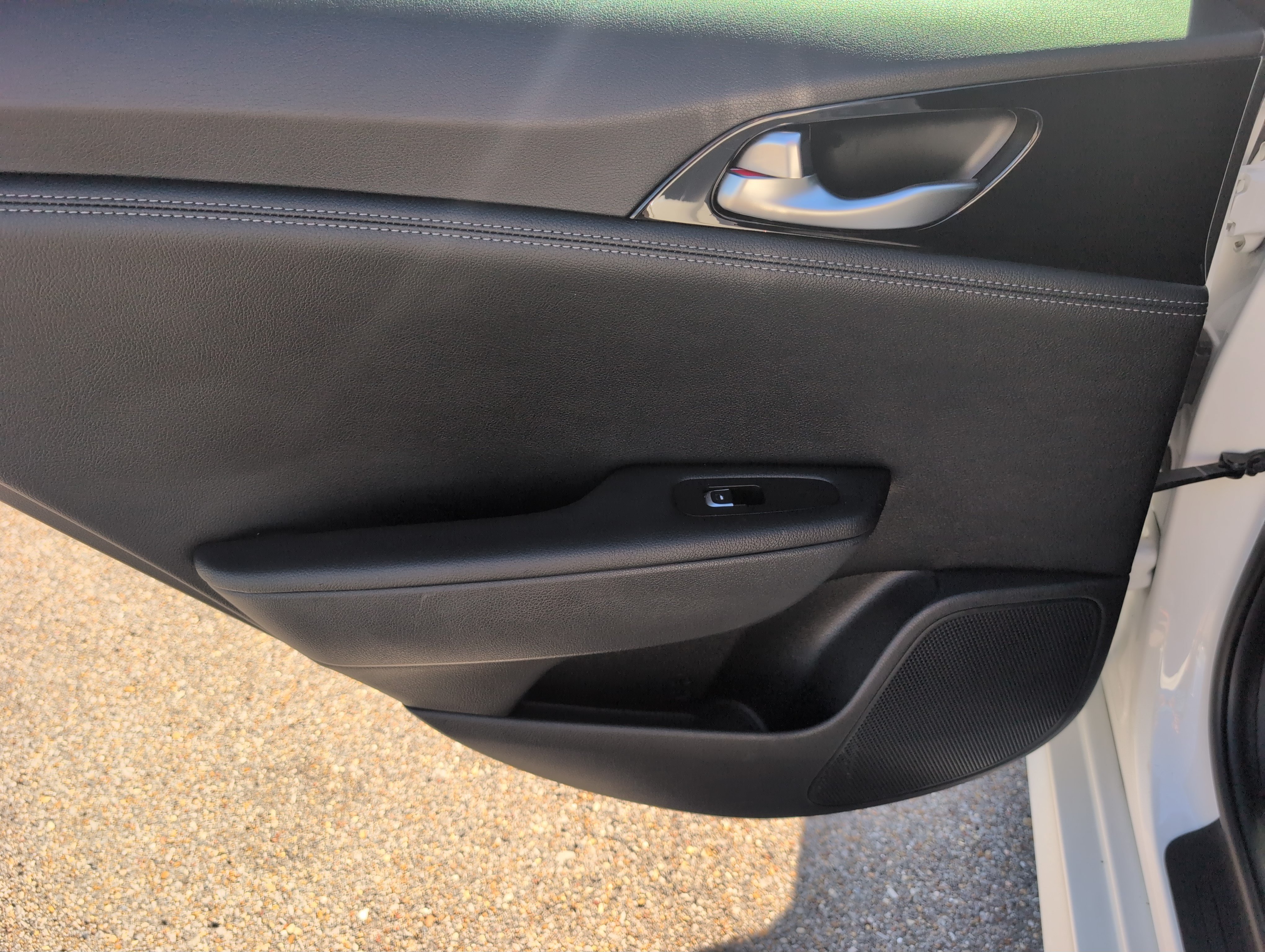 Used 2021 Kia Stinger GT-Line RWD image 32