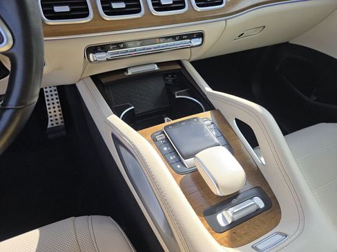 Used 2022 Mercedes-Benz GLS 450 4MATIC image 32