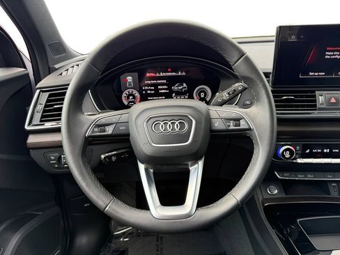 Used 2023 Audi Q5 2.0T Premium Plus w/ Premium Plus Package AWD/4WD image 12