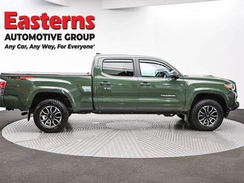 Used 2022 Toyota Tacoma TRD Sport AWD/4WD image 4