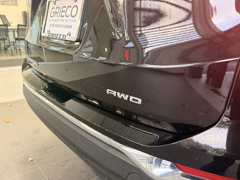 Used 2024 GMC Terrain SLT image 7