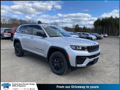 New 2026 Jeep Grand Cherokee Altitude