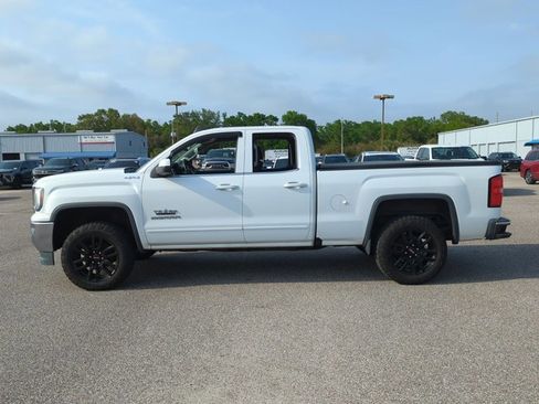 Used 2017 GMC Sierra 1500 SLE w/ SLE Value Package image 8