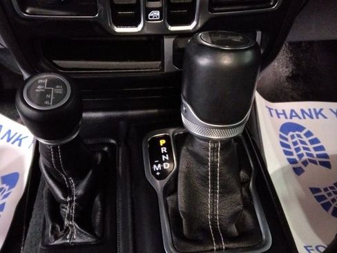 Used 2021 Jeep Wrangler Unlimited Sahara w/ Uconnect 4C Nav & Sound Group image 18