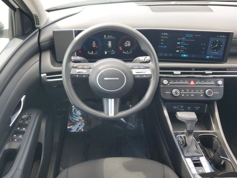 Used 2025 Hyundai Tucson SE image 16