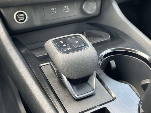 Used 2023 Nissan Rogue SV FWD image 33