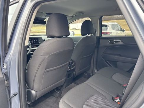 Used 2025 Kia Sportage LX AWD/4WD image 32
