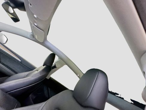 Used 2023 Tesla Model Y Long Range image 27