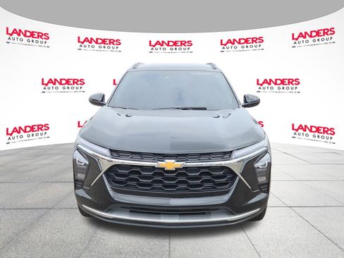 Used 2024 Chevrolet Trax LT w/ Driver Confidence Package FWD image 8