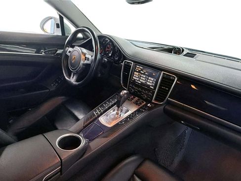 Used 2016 Porsche Panamera image 21