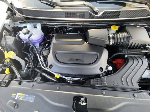 New 2026 Chrysler Voyager LX FWD image 31