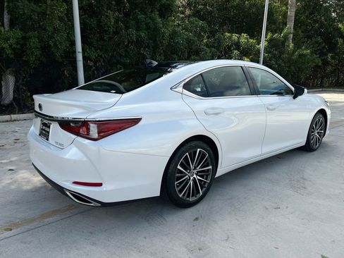 Certified 2023 Lexus ES 350 w/ Premium Package image 7