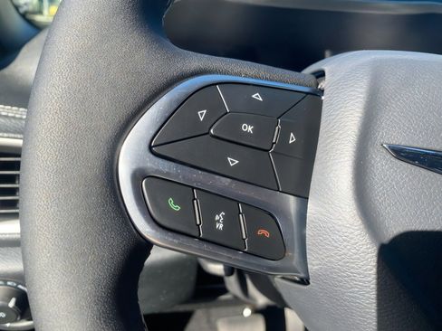 New 2026 Chrysler Pacifica Select image 14