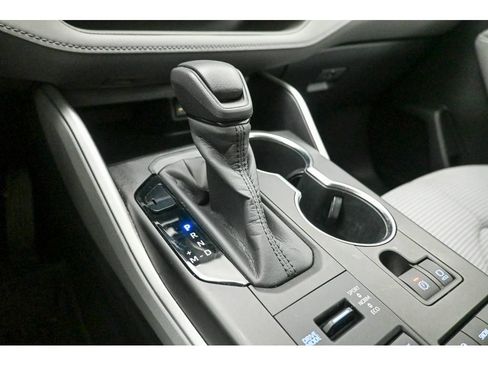 Used 2020 Toyota Highlander L AWD/4WD image 15