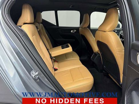 Used 2019 Volvo XC40 T5 Momentum image 18