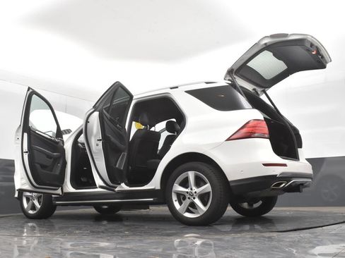 Used 2019 Mercedes-Benz GLE 400 4MATIC w/ Premium 1 Package image 36